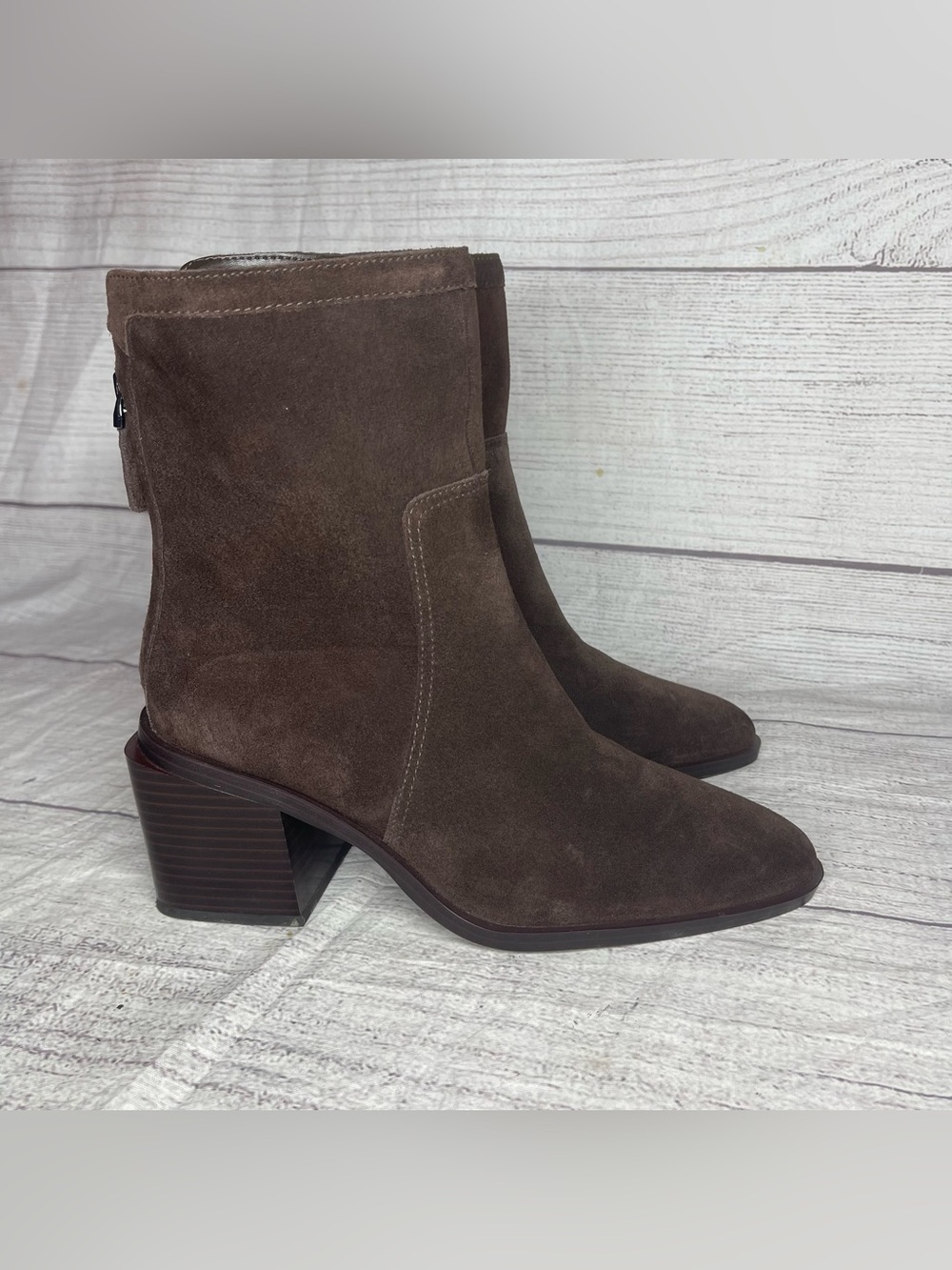 Vince Camuto Women’s 6.5 Kortimy Water-Repellent Suede Boots